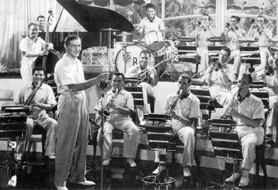 benny-goodman-band-1937-in-hollywood-hot